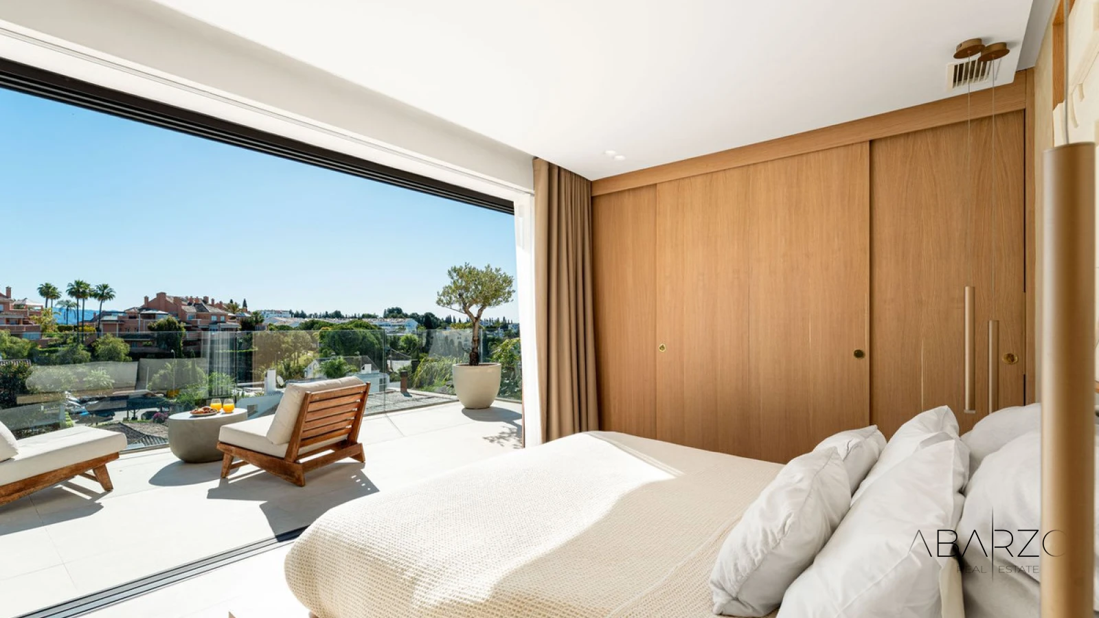 Ready to move in Villa with Infinity Pool and Sea Views in Nueva Andalucía — interior, Nueva Andalucía, Marbella (19 of 46)