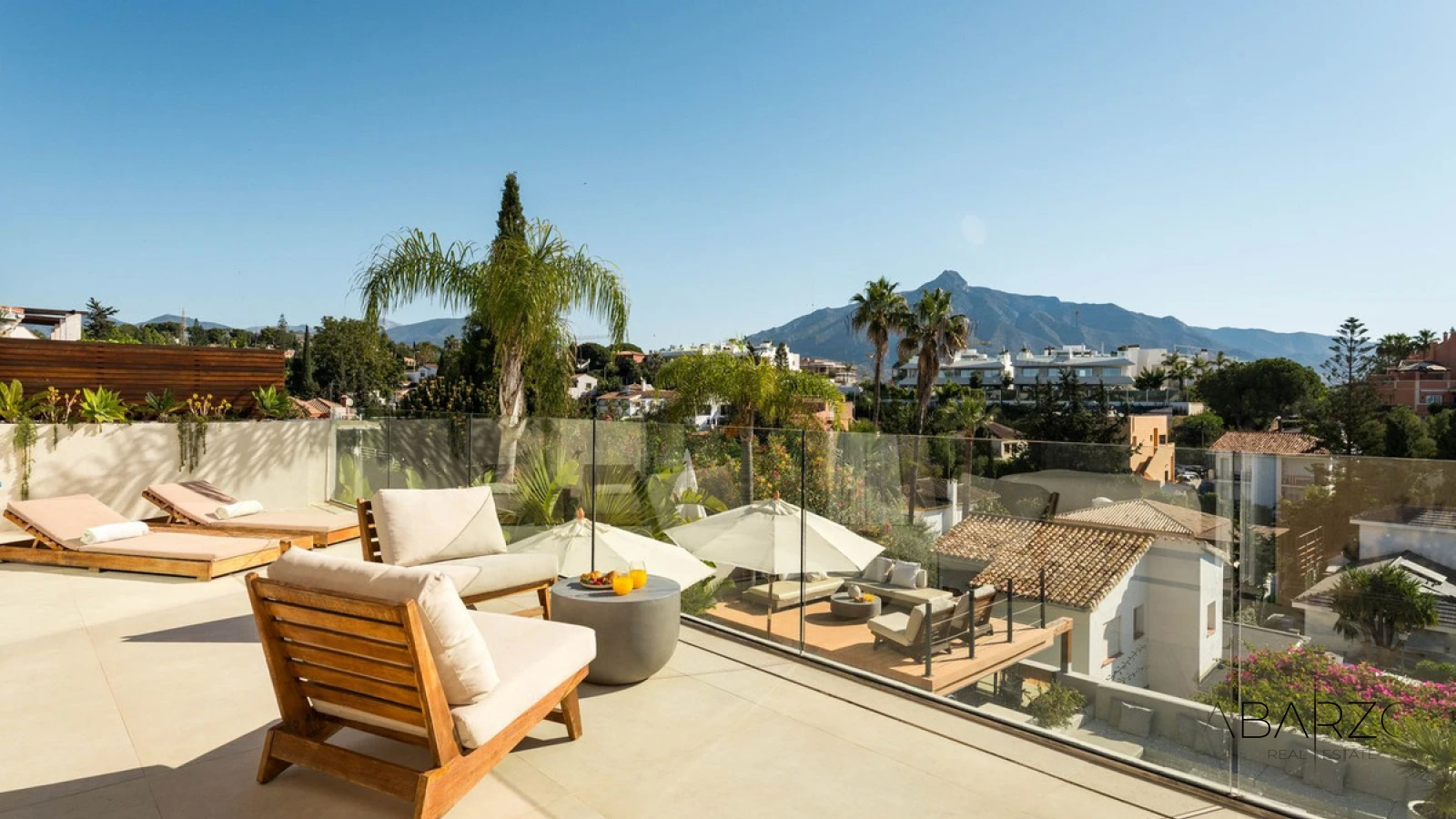 Ready to move in Villa with Infinity Pool and Sea Views in Nueva Andalucía — interior, Nueva Andalucía, Marbella (28 of 46)