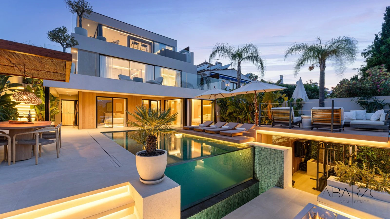 Ready to move in Villa with Infinity Pool and Sea Views in Nueva Andalucía — luxury property for sale in Nueva Andalucía, Marbella