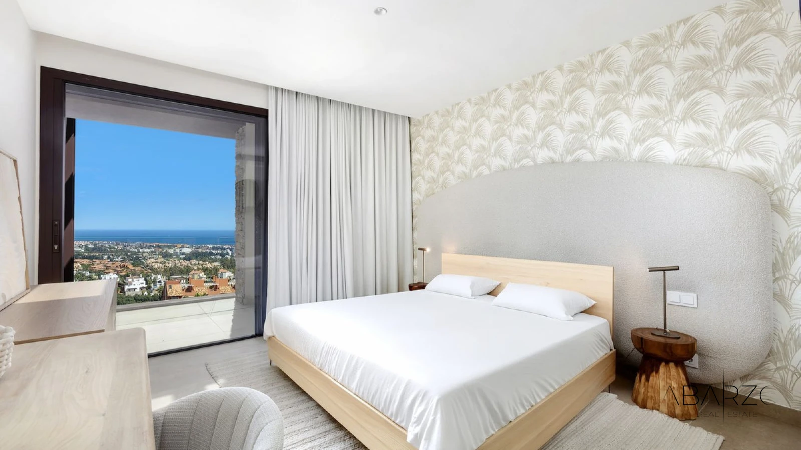 Villa with panoramic sea views with private infinity pool and terraces in Benahavís — interior, Marbella Club Golf Resort, Benahavís (14 of 37)