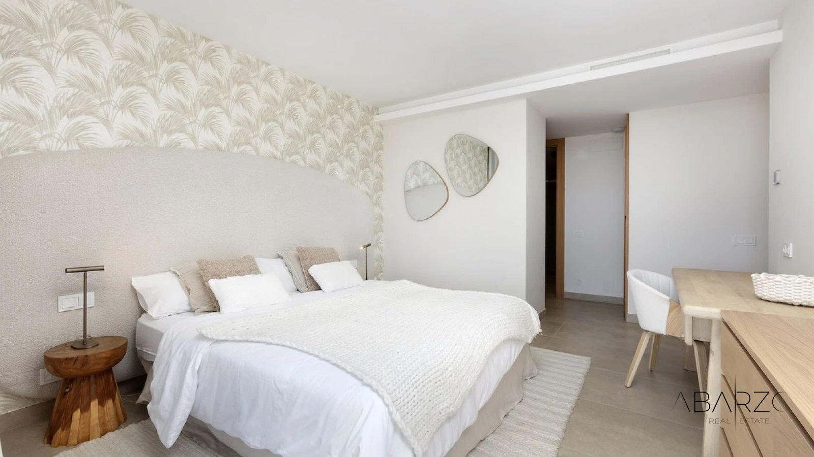 Villa with panoramic sea views with private infinity pool and terraces in Benahavís — interior, Marbella Club Golf Resort, Benahavís (10 of 39)