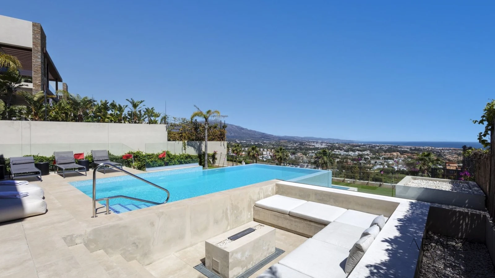 Villa with panoramic sea views with private infinity pool and terraces in Benahavís — interior, Marbella Club Golf Resort, Benahavís (17 of 37)
