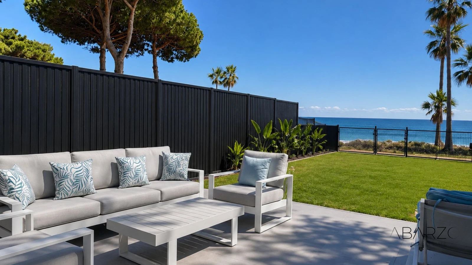 Beach House in El Presidente with Direct Beach Access and Panoramic Sea Views — interior, New Golden Mile, Estepona (2 of 25)