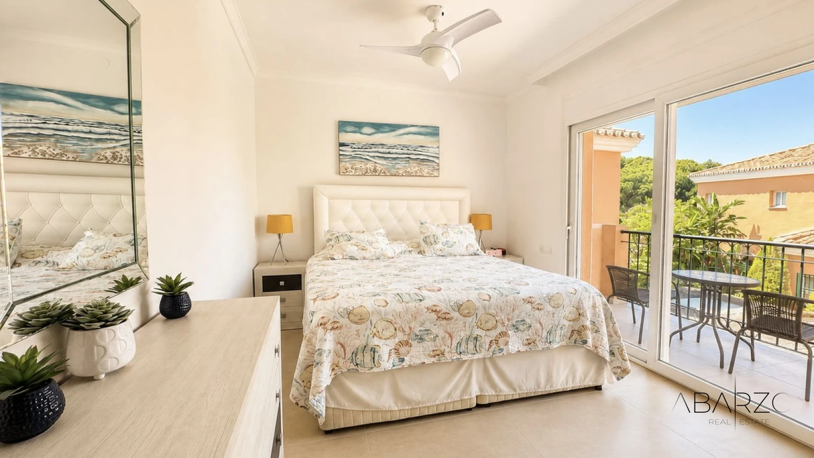 Beach House in El Presidente with Direct Beach Access and Panoramic Sea Views — interior, New Golden Mile, Estepona (16 of 25)