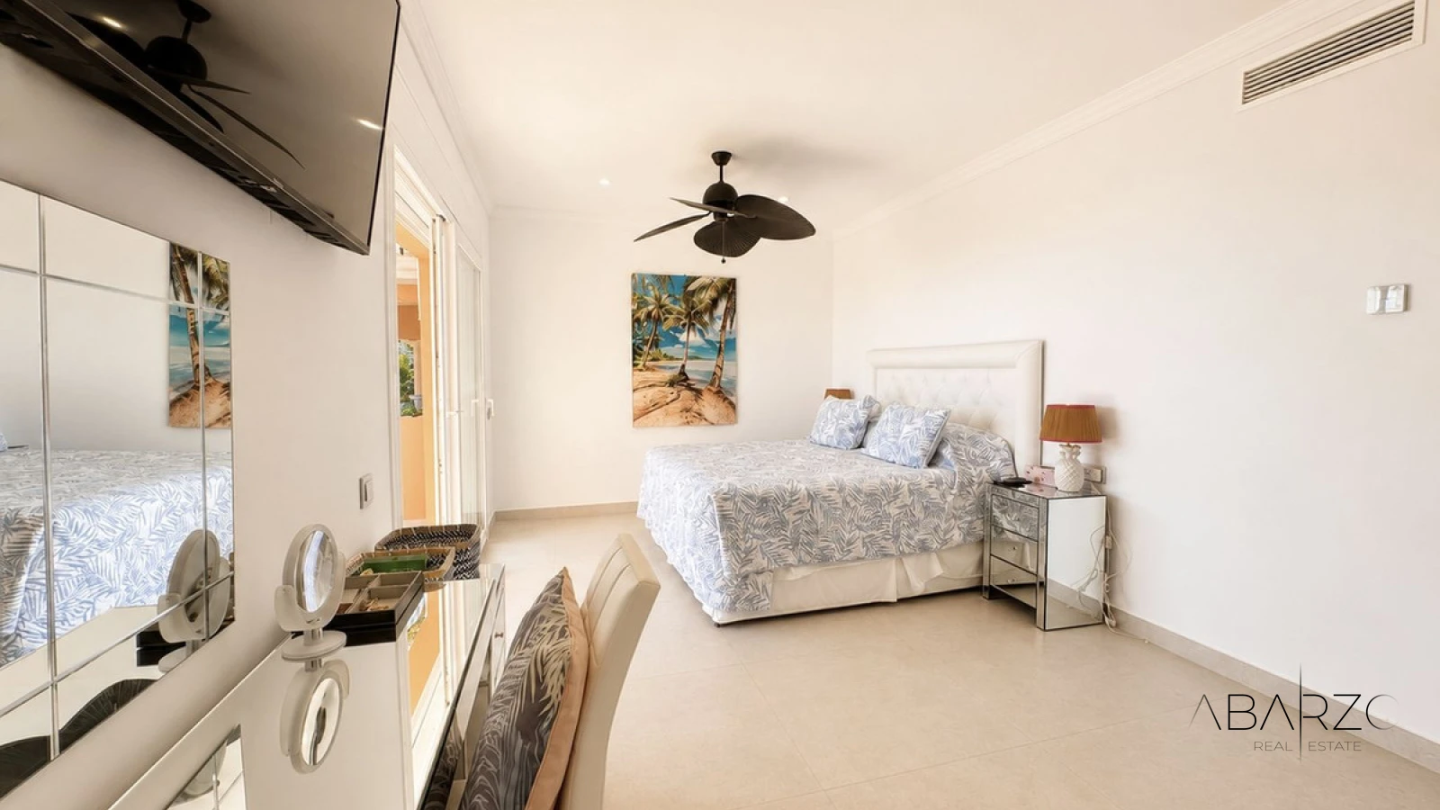 Beach House in El Presidente with Direct Beach Access and Panoramic Sea Views — interior, New Golden Mile, Estepona (17 of 25)