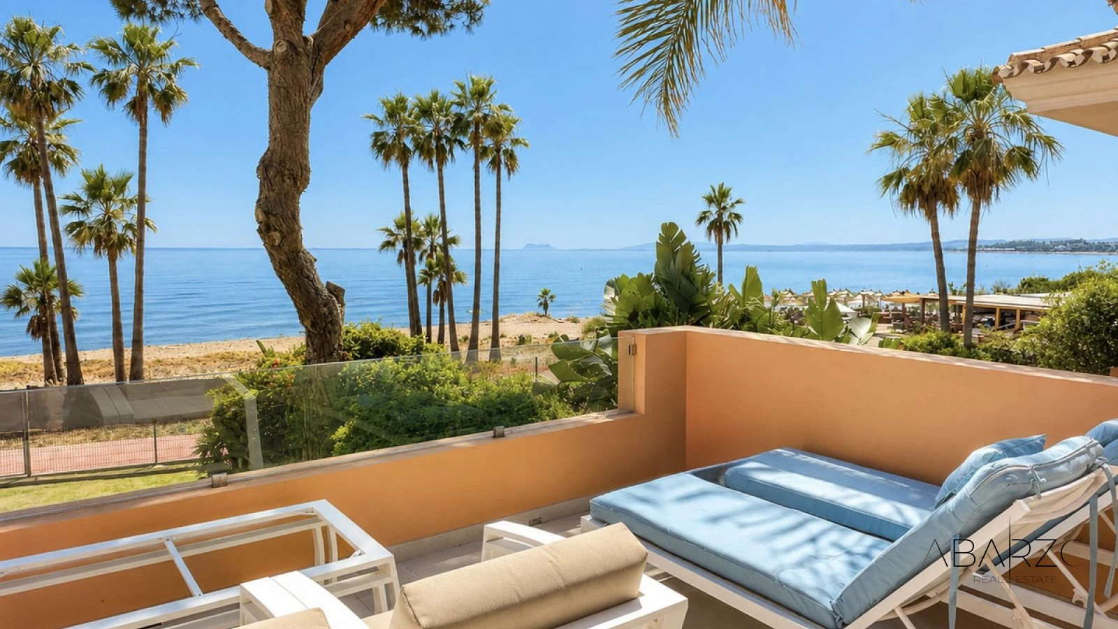 Beach House in El Presidente with Direct Beach Access and Panoramic Sea Views — interior, New Golden Mile, Estepona (4 of 25)