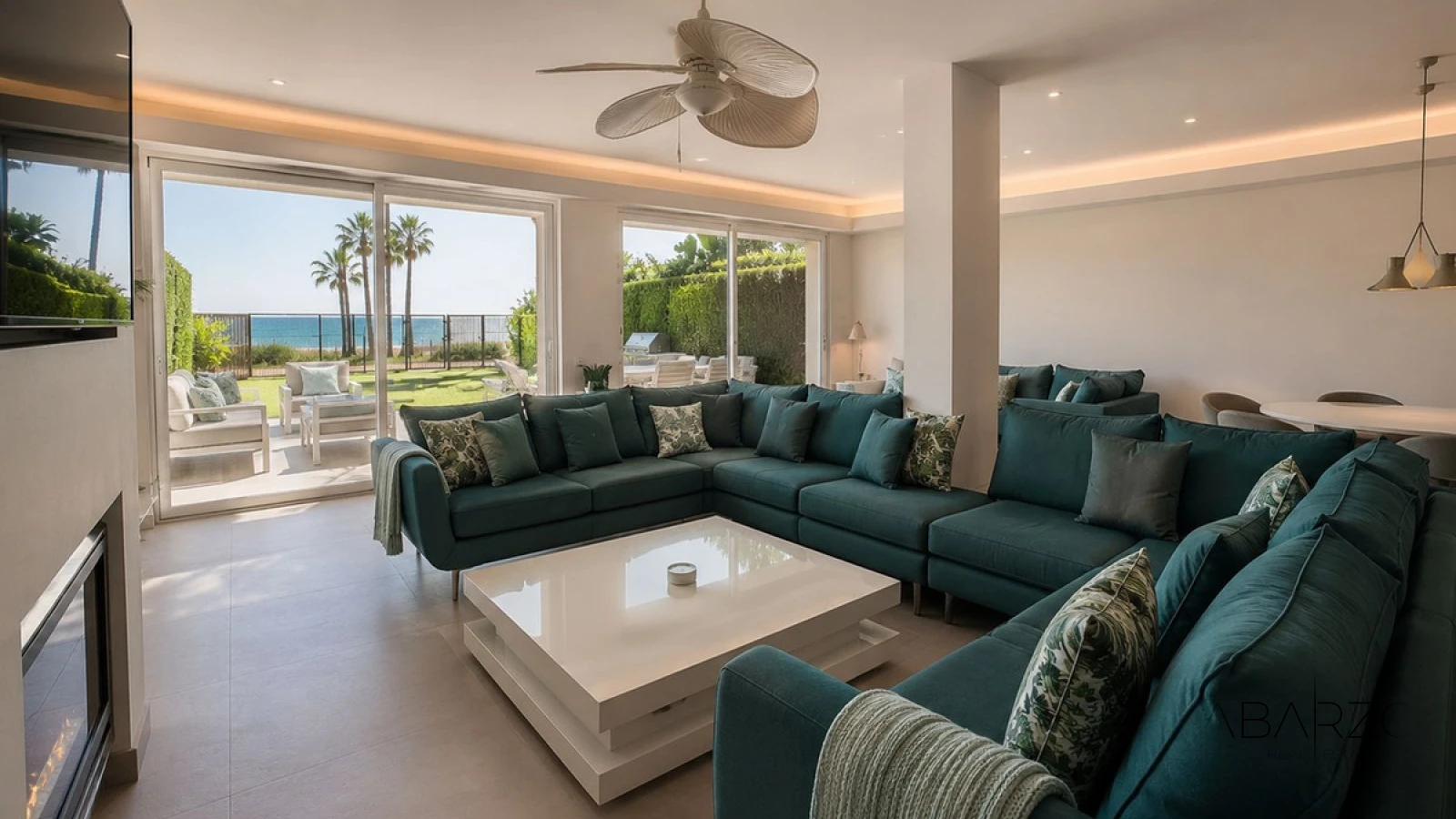 Beach House in El Presidente with Direct Beach Access and Panoramic Sea Views — interior, New Golden Mile, Estepona (6 of 25)