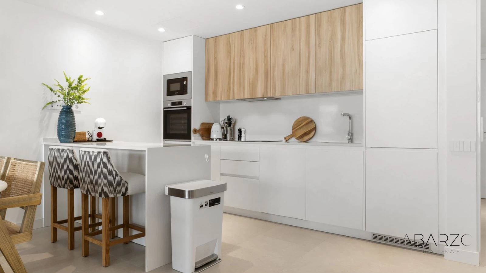 Turnkey Apartment with Premium Amenities in Selwo, Estepona — interior, New Golden Mile, Estepona (7 of 28)