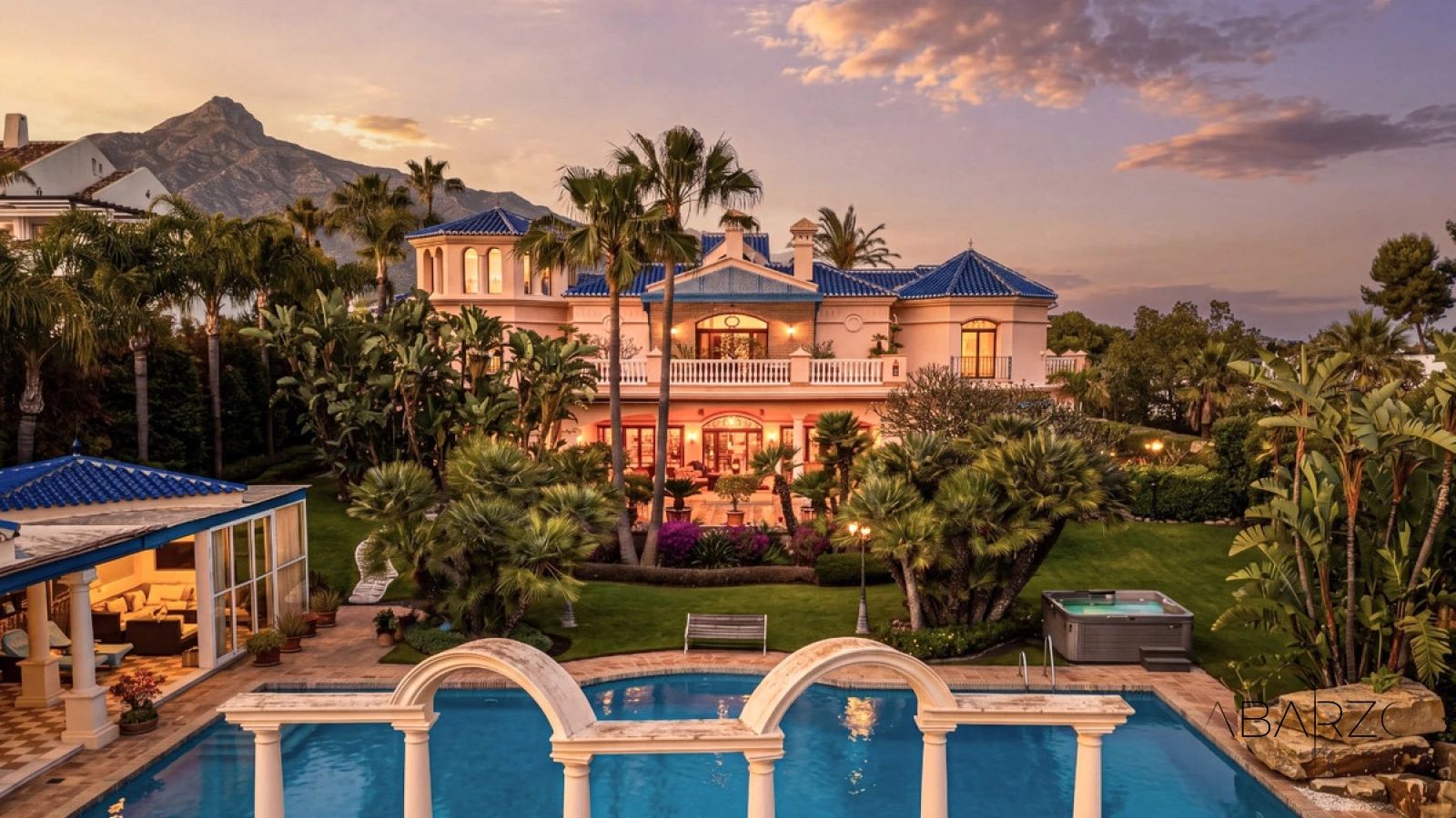 Luxury Villa with Panoramic Sea Views and Private Tennis Court in Nueva Andalucía — interior, Nueva Andalucía, Marbella (41 of 49)