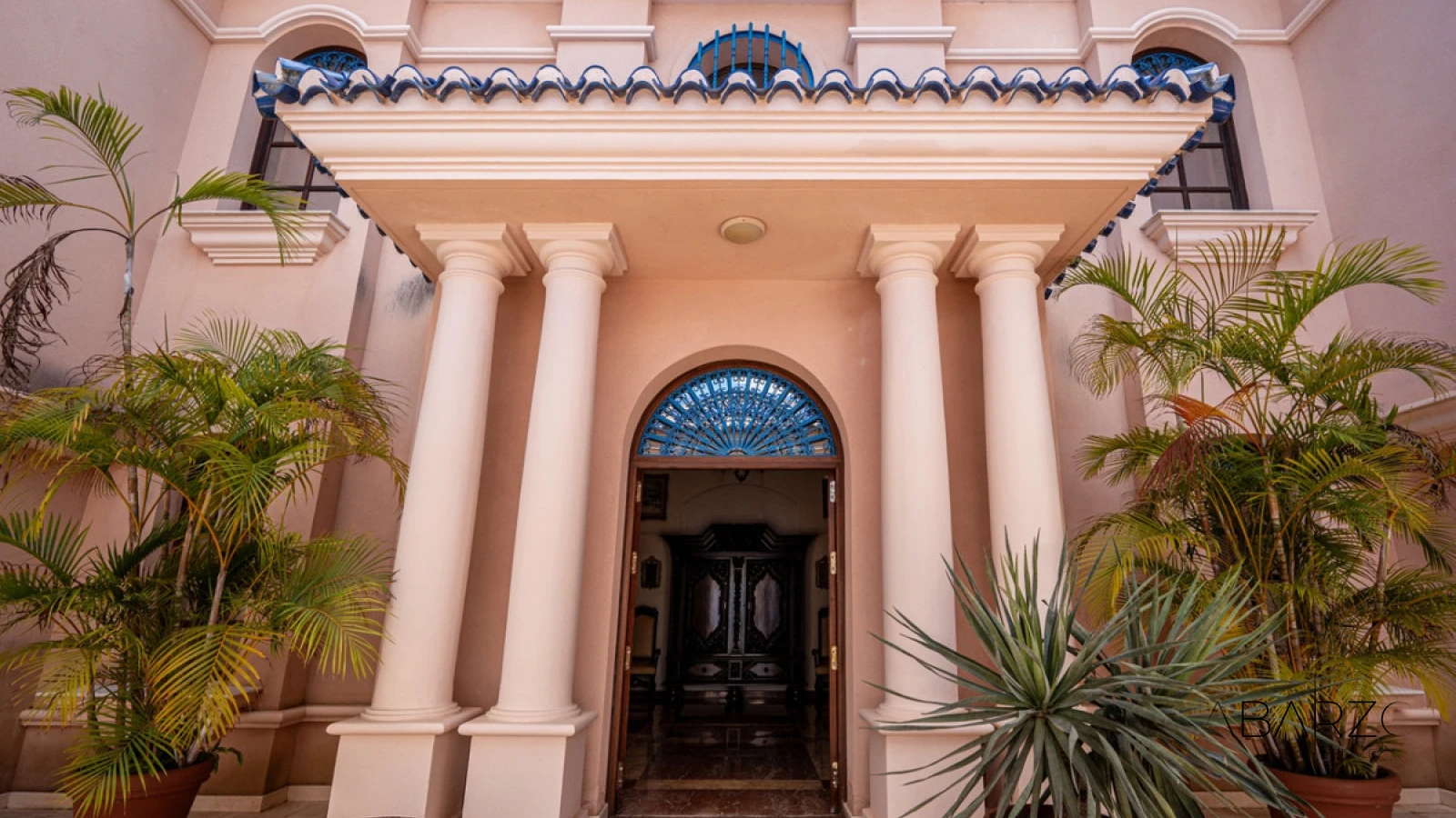 Luxury Villa with Panoramic Sea Views and Private Tennis Court in Nueva Andalucía — interior, Nueva Andalucía, Marbella (48 of 49)