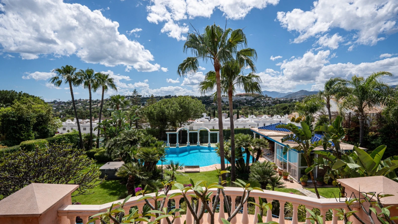 Luxury Villa with Panoramic Sea Views and Private Tennis Court in Nueva Andalucía — interior, Nueva Andalucía, Marbella (43 of 49)