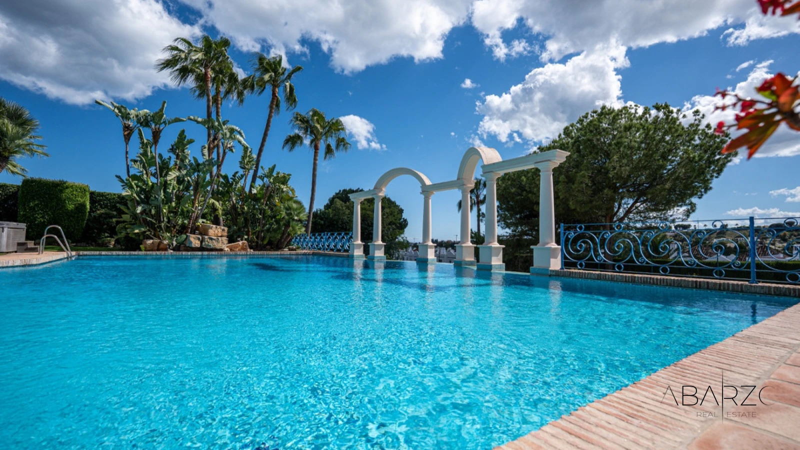 Luxury Villa with Panoramic Sea Views and Private Tennis Court in Nueva Andalucía — interior, Nueva Andalucía, Marbella (37 of 49)