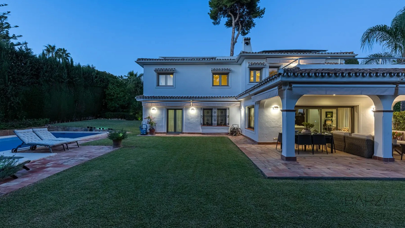 Mediterranean-style villa at the beach in prestigious Los Monteros, Marbella — interior, Marbella East, Marbella (32 of 37)