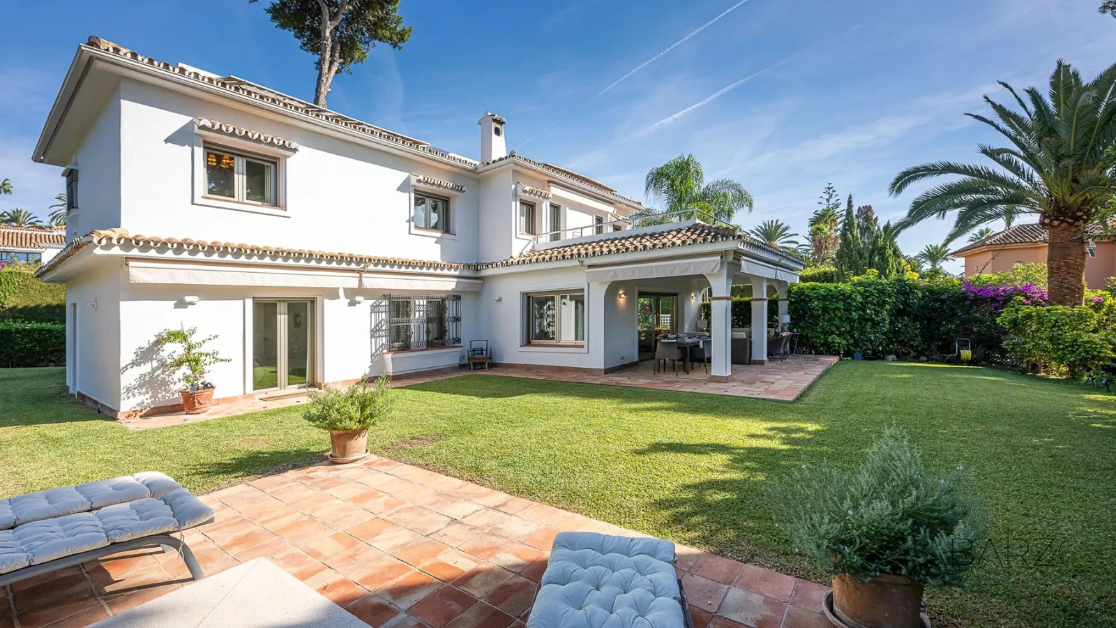 Mediterranean-style villa at the beach in prestigious Los Monteros, Marbella — interior, Marbella East, Marbella (2 of 37)