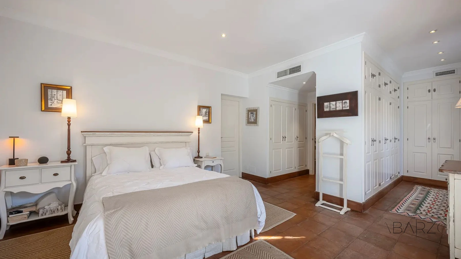 Mediterranean-style villa at the beach in prestigious Los Monteros, Marbella — interior, Marbella East, Marbella (25 of 37)