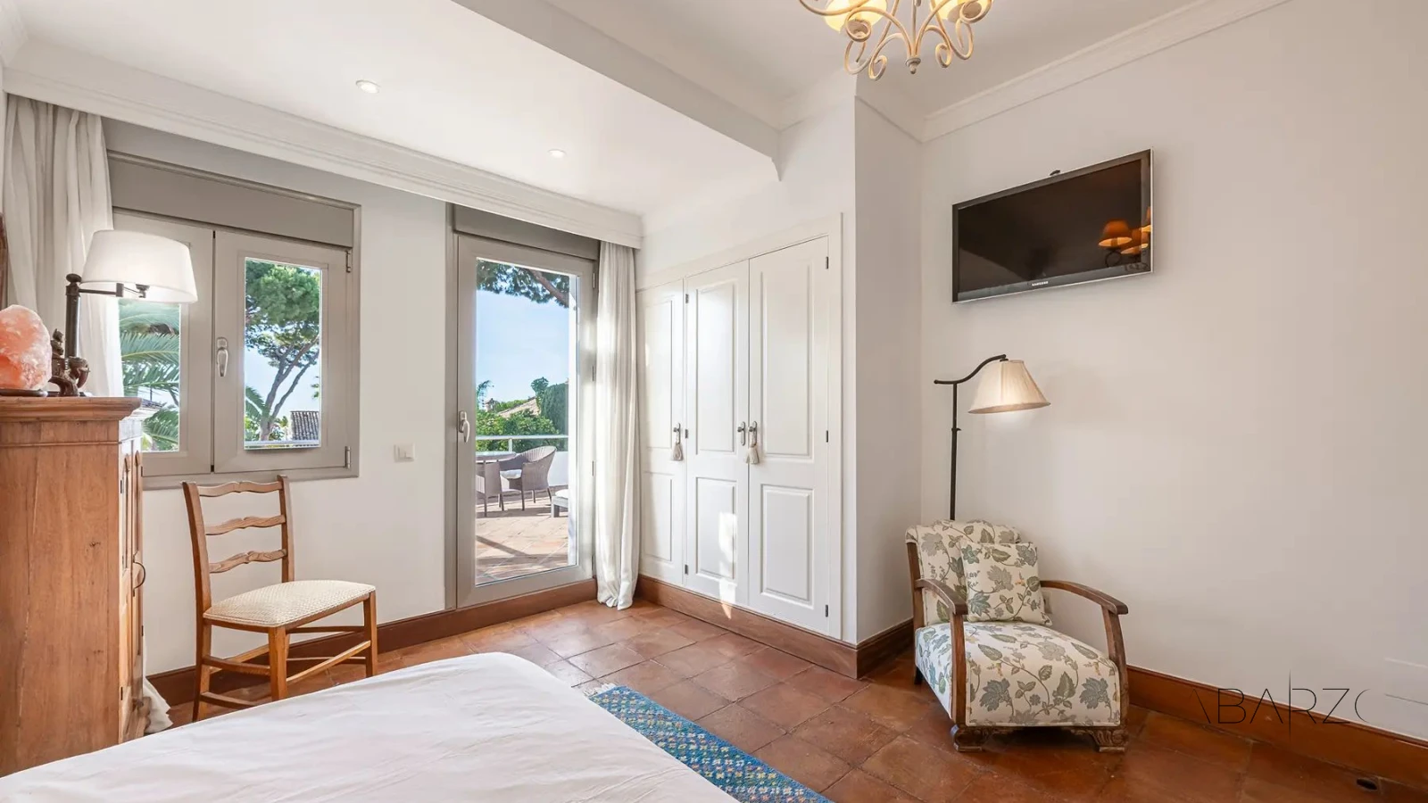 Mediterranean-style villa at the beach in prestigious Los Monteros, Marbella — interior, Marbella East, Marbella (22 of 37)