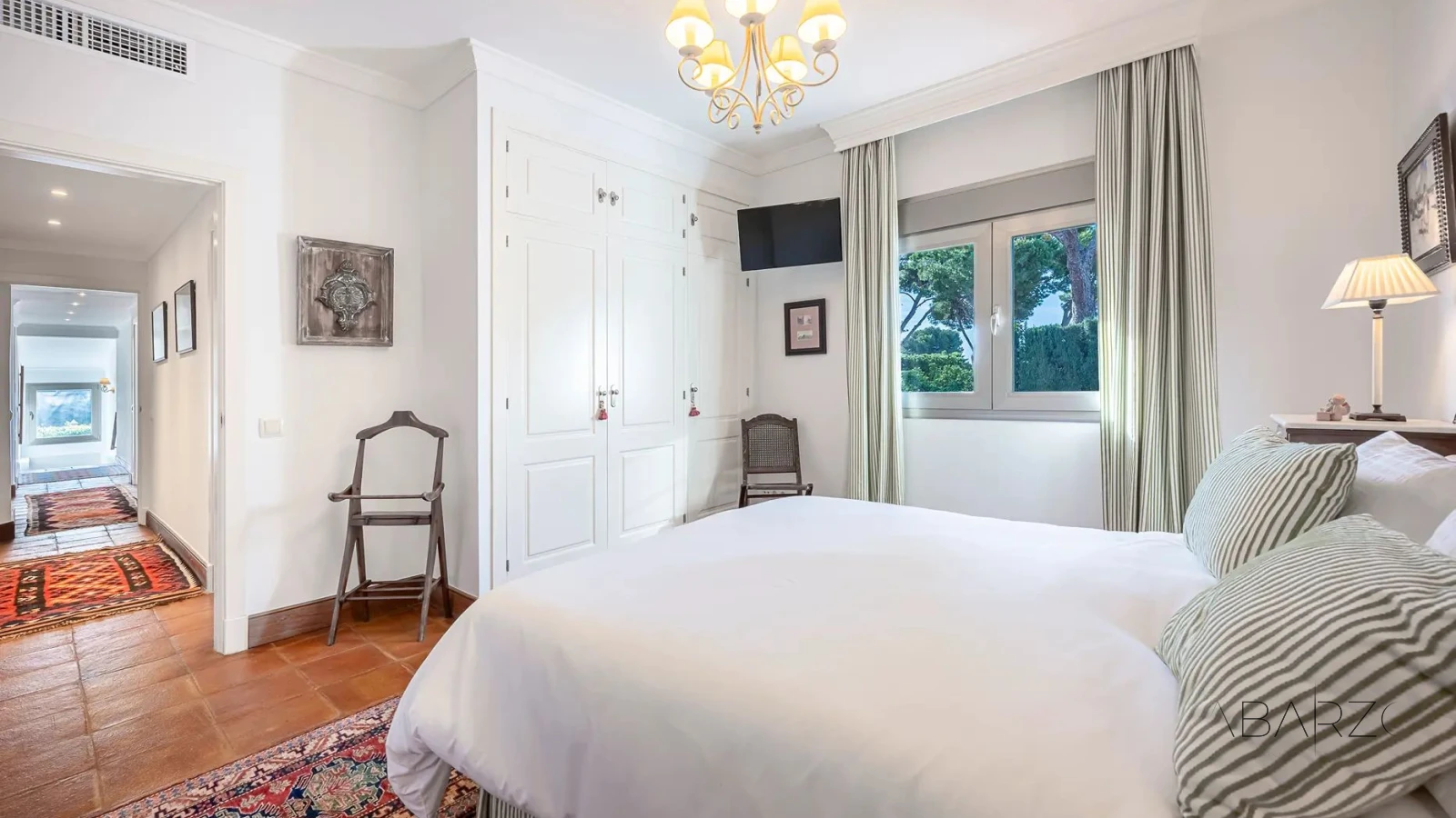 Mediterranean-style villa at the beach in prestigious Los Monteros, Marbella — interior, Marbella East, Marbella (18 of 37)
