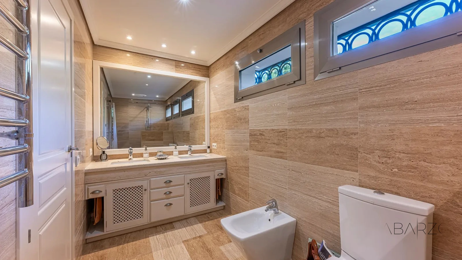 Mediterranean-style villa at the beach in prestigious Los Monteros, Marbella — interior, Marbella East, Marbella (21 of 37)