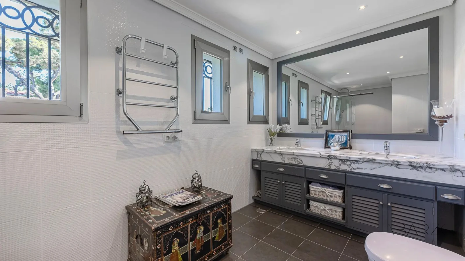 Mediterranean-style villa at the beach in prestigious Los Monteros, Marbella — interior, Marbella East, Marbella (19 of 37)