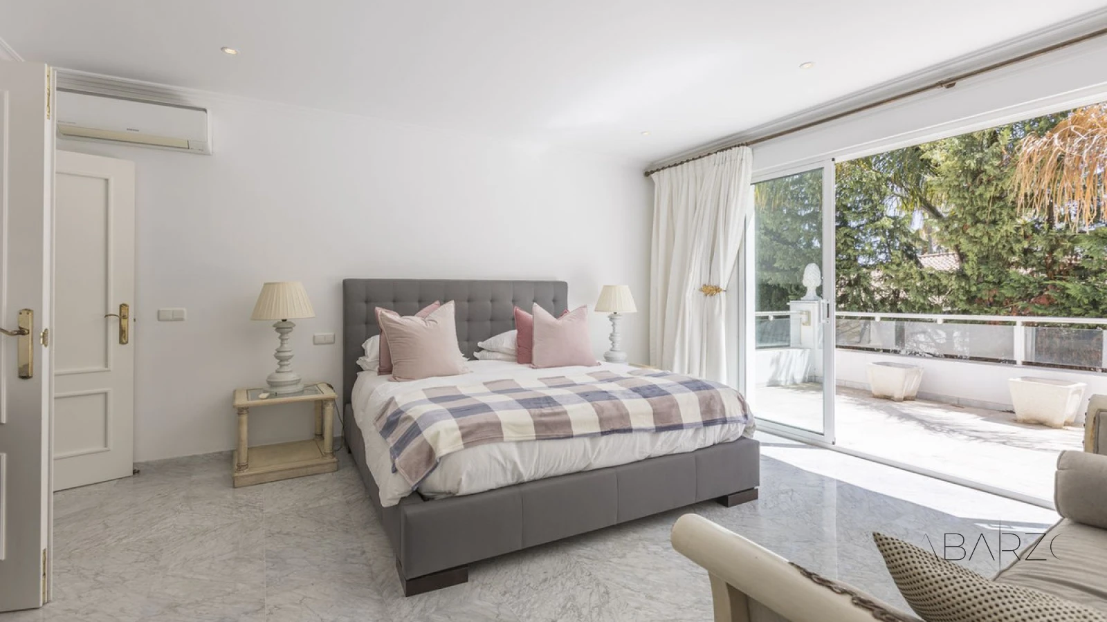 Luxury Villa with Private Pool and Beach Access in Los Monteros, Marbella — interior, Marbella East, Marbella (21 of 43)