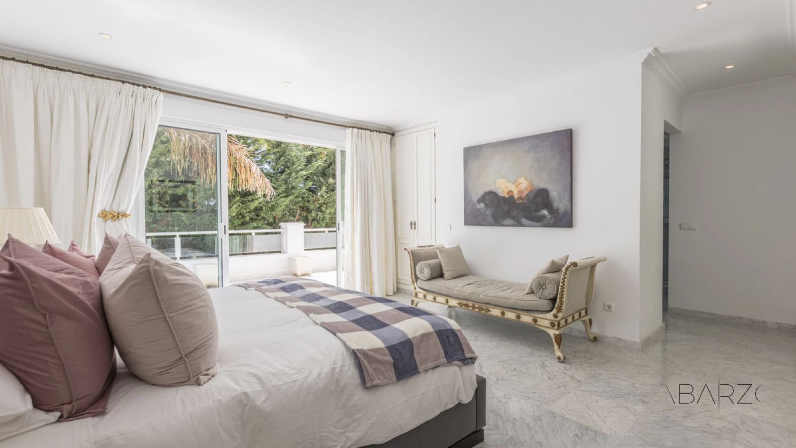 Luxury Villa with Private Pool and Beach Access in Los Monteros, Marbella — interior, Marbella East, Marbella (19 of 43)