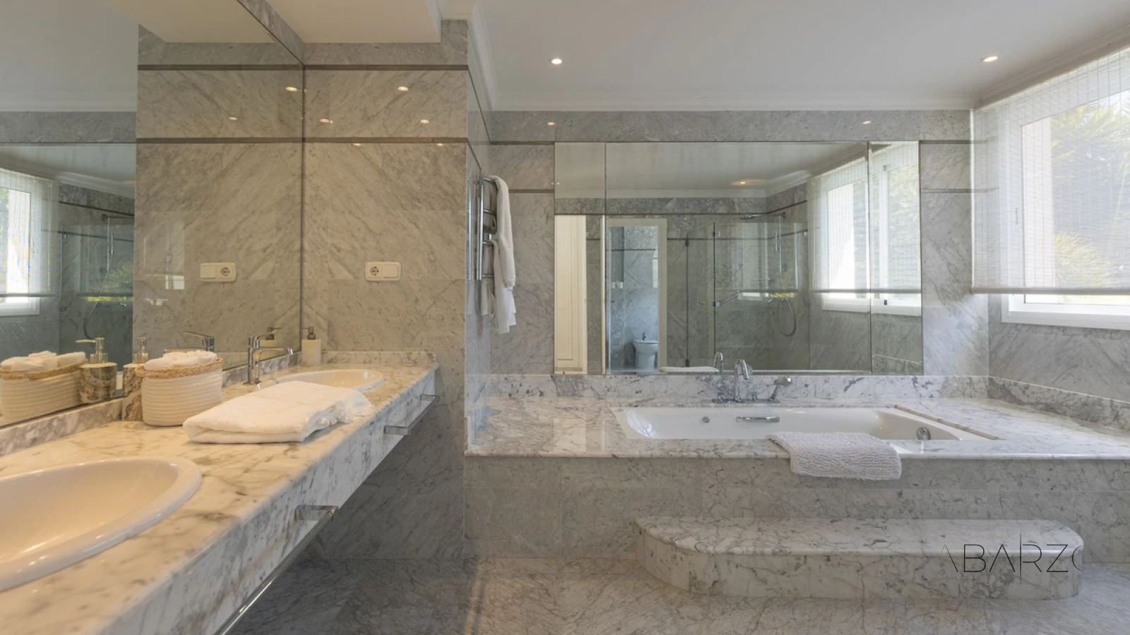 Luxury Villa with Private Pool and Beach Access in Los Monteros, Marbella — interior, Marbella East, Marbella (35 of 43)