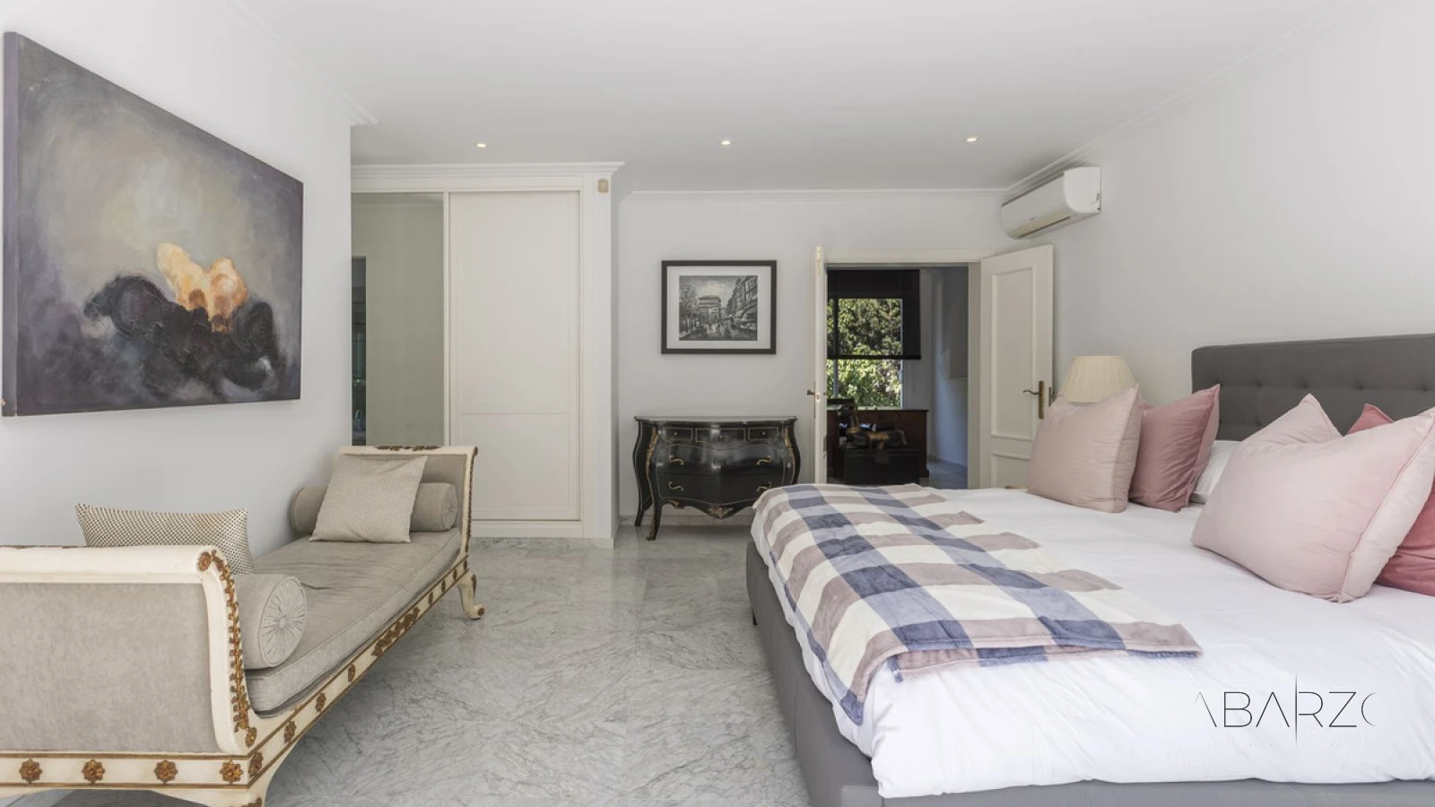 Luxury Villa with Private Pool and Beach Access in Los Monteros, Marbella — interior, Marbella East, Marbella (22 of 43)