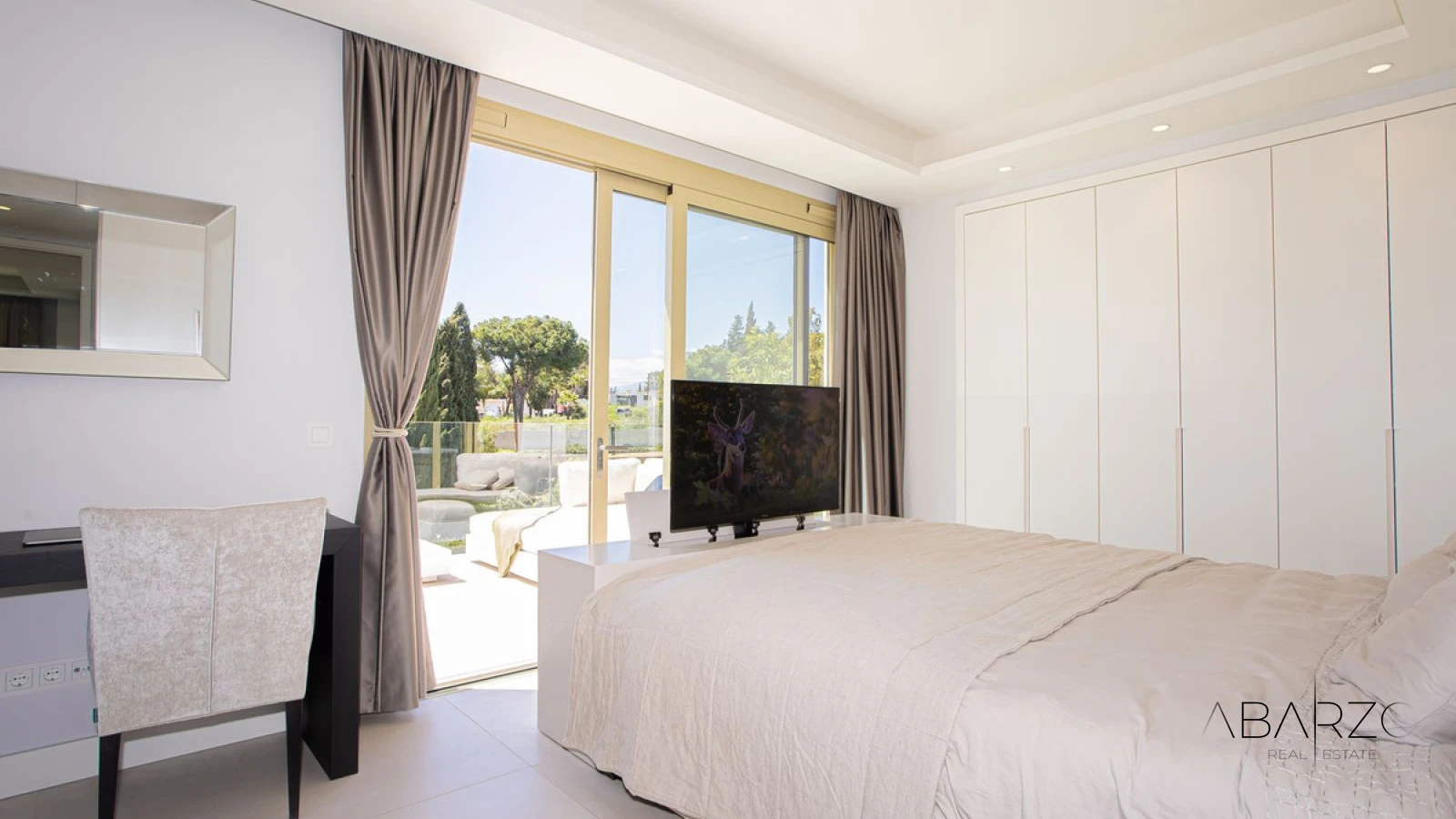 Penthouse Duplex in Puerto Banús, Costa del Sol with Sea Views and Private Terrace — interior, Golden Mile, Marbella (34 of 46)