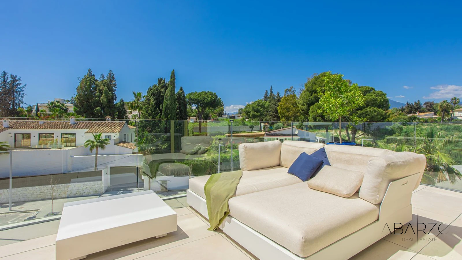 Penthouse Duplex in Puerto Banús, Costa del Sol with Sea Views and Private Terrace — interior, Golden Mile, Marbella (29 of 46)