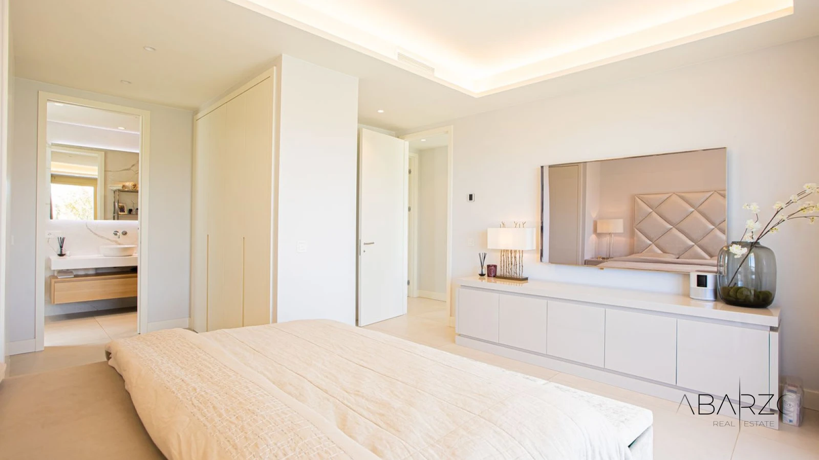 Penthouse Duplex in Puerto Banús, Costa del Sol with Sea Views and Private Terrace — interior, Golden Mile, Marbella (38 of 46)