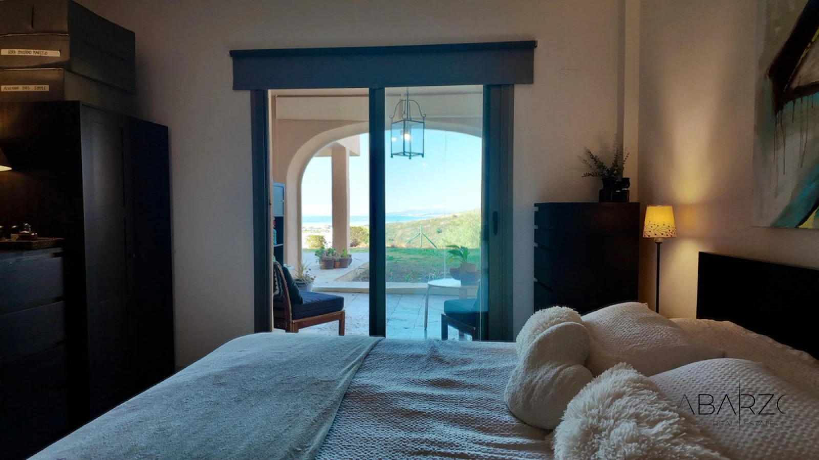 Corner Ground-Floor Apartment with Private Garden and Sea Views in Benahavís — interior, Benahavís (24 of 35)