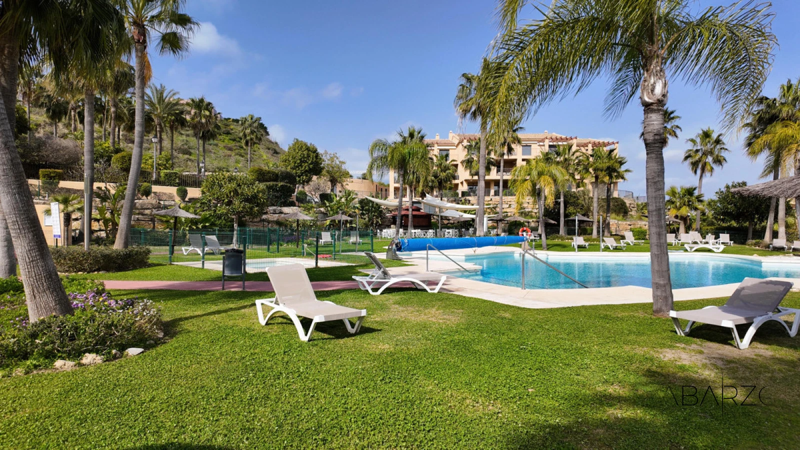 Corner Ground-Floor Apartment with Private Garden and Sea Views in Benahavís — interior, Benahavís (2 of 35)