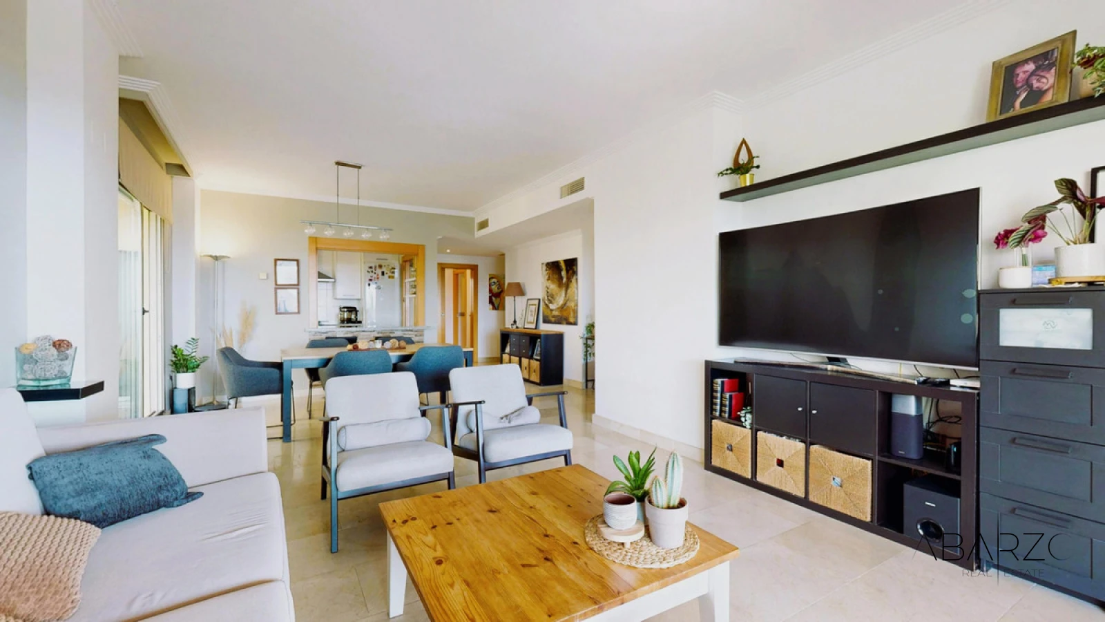 Corner Ground-Floor Apartment with Private Garden and Sea Views in Benahavís — interior, Benahavís (5 of 35)