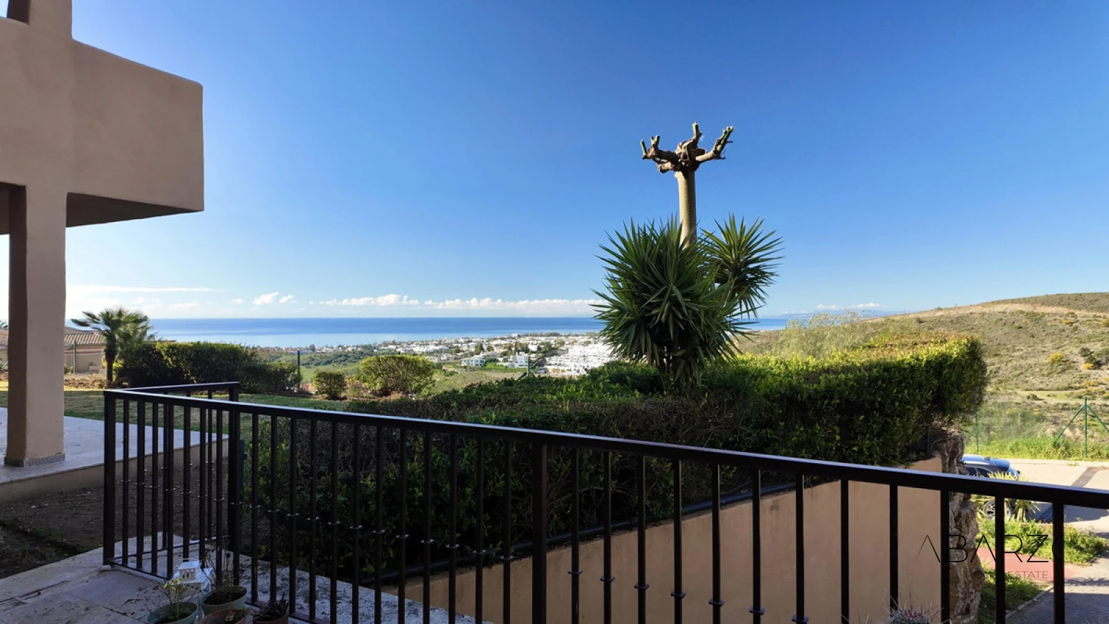 Corner Ground-Floor Apartment with Private Garden and Sea Views in Benahavís — interior, Benahavís (14 of 35)