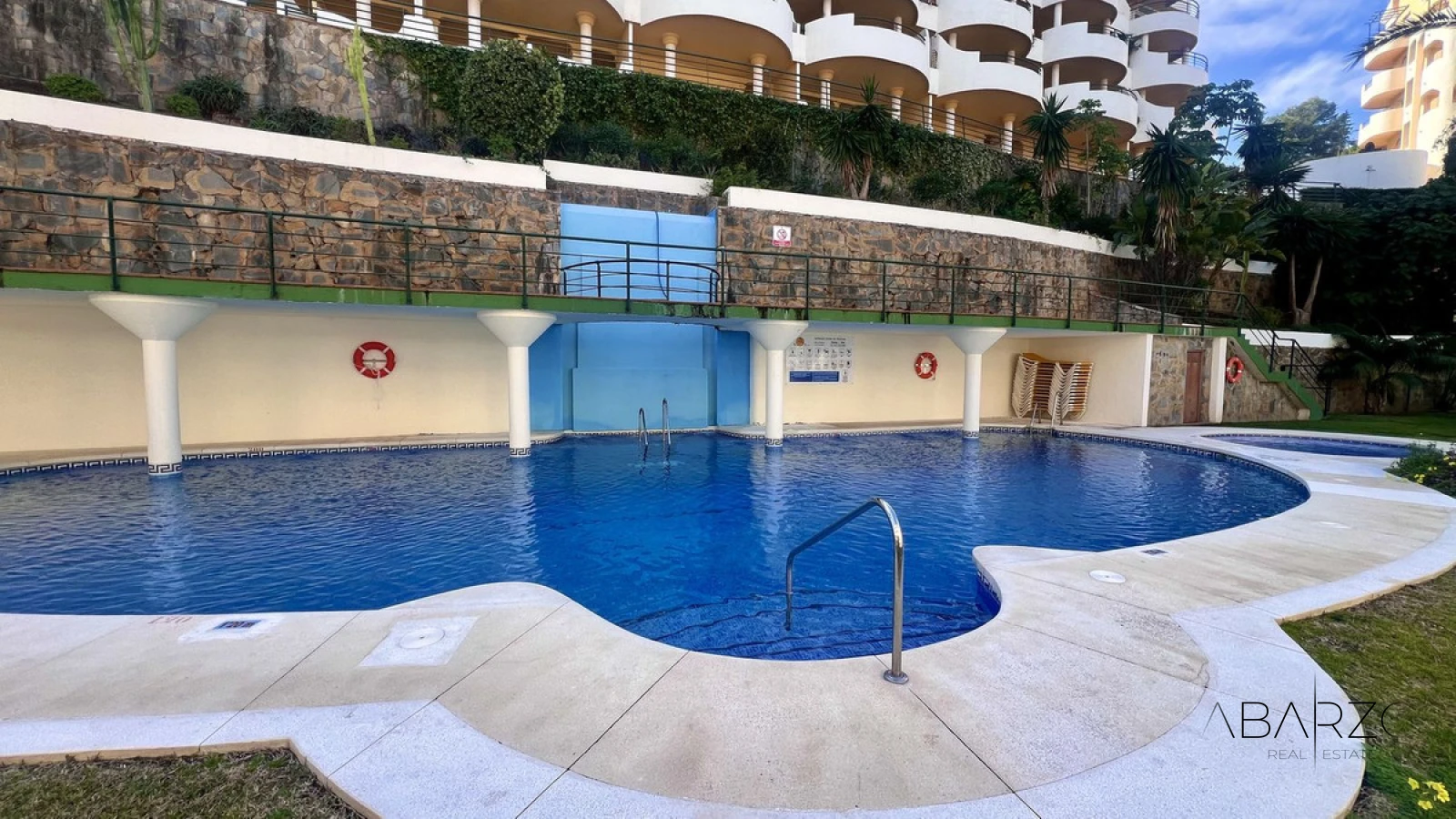 Duplex with Panoramic Views in Señorío de Aloha, Nueva Andalucía — luxury property for sale in Nueva Andalucía, Marbella