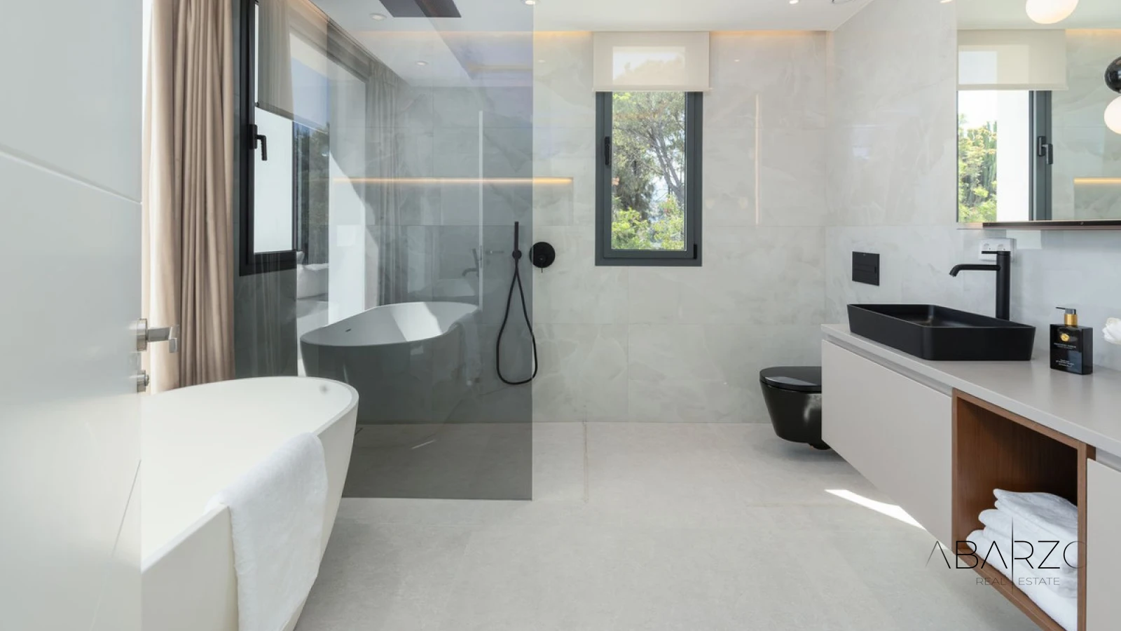 Brand New Luxury Villa in Elviria Marbella with Panoramic Sea Views — interior, Marbella East, Marbella (26 of 49)
