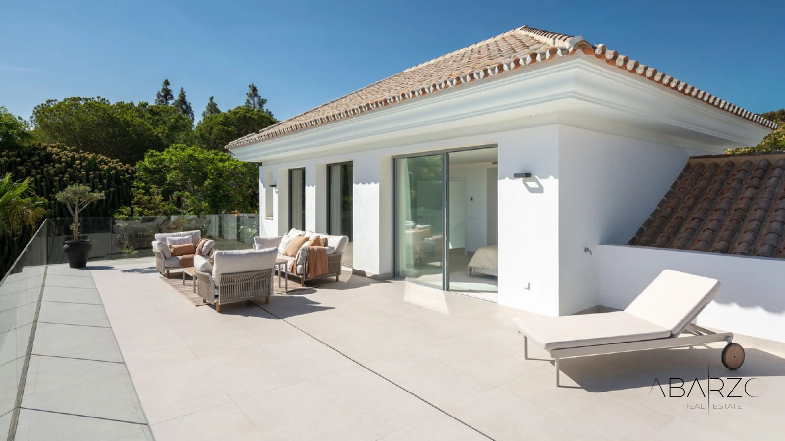 Brand New Luxury Villa in Elviria Marbella with Panoramic Sea Views — interior, Marbella East, Marbella (40 of 49)
