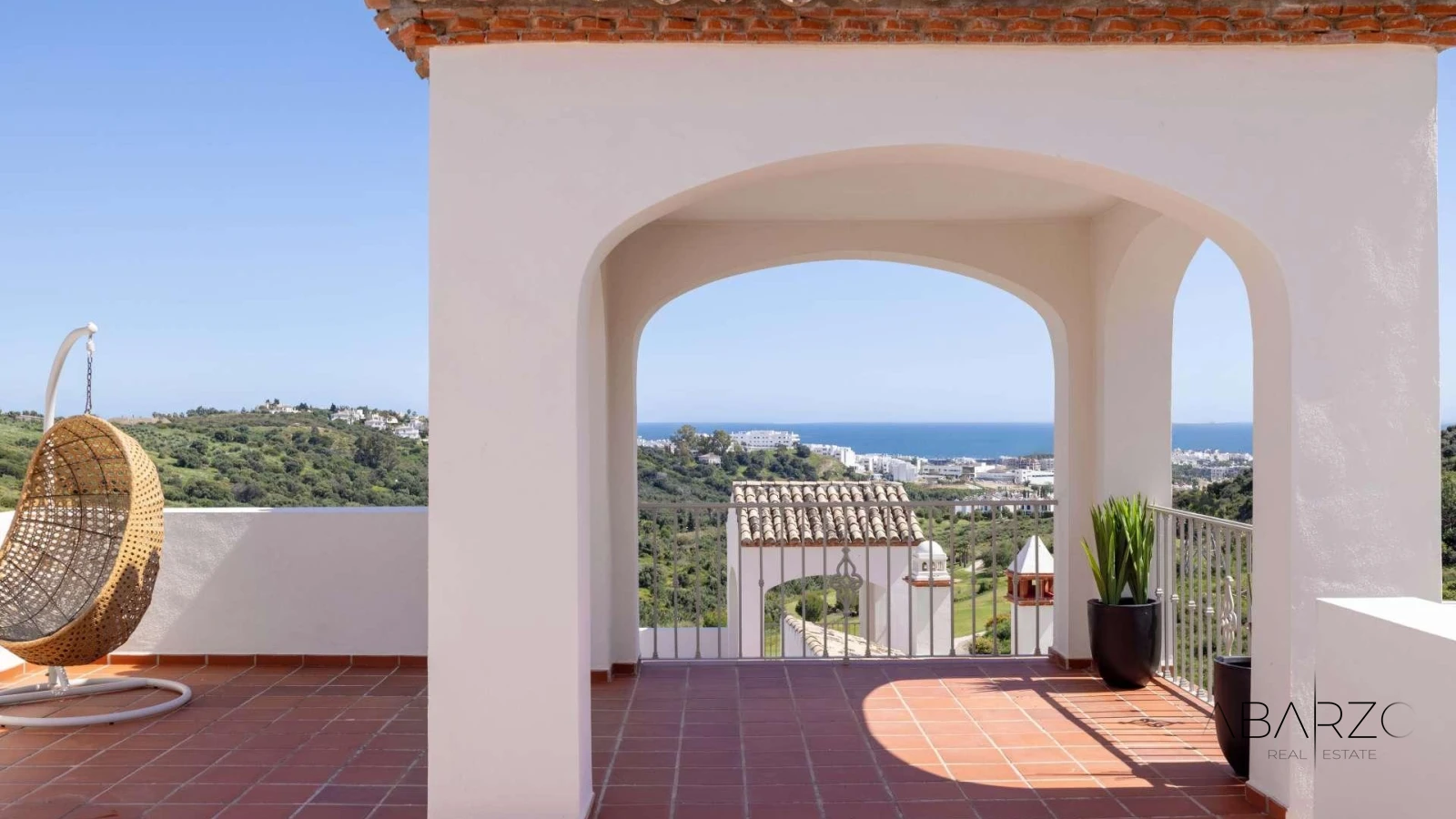 Altoasis - Modern Mediterranean Townhouses and Villas with Sea and Golf Views in Estepona — luxury property for sale in Valle Romano, Estepona
