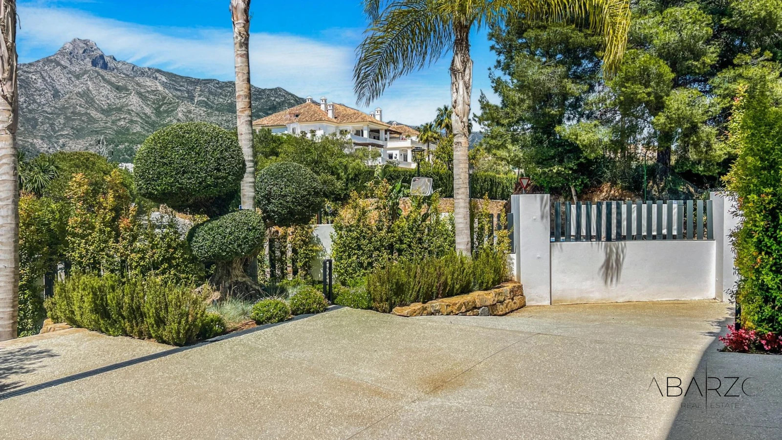 New Build Luxury Villas in Lomas de Marbella Club with Sea Views — interior, Golden Mile, Marbella (46 of 49)