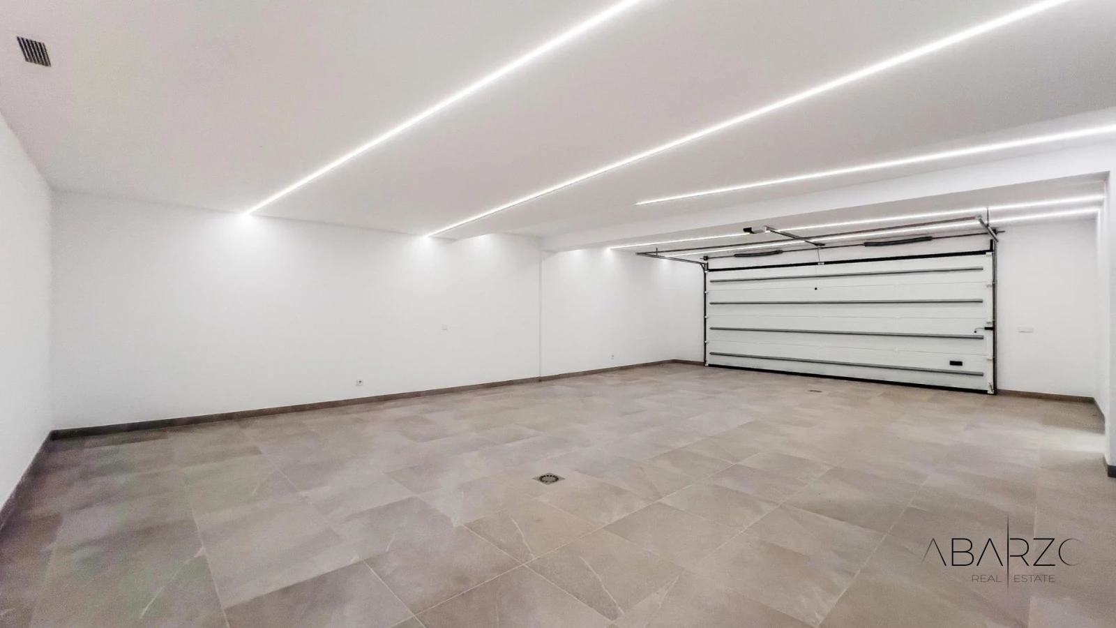 New Build Luxury Villas in Lomas de Marbella Club with Sea Views — interior, Golden Mile, Marbella (48 of 49)