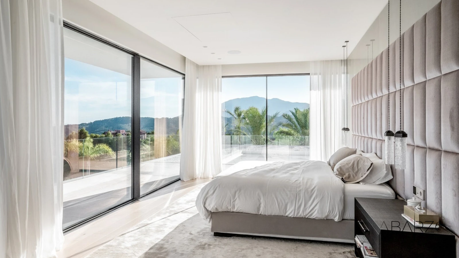 Luxurious 7-Bedroom Villa with Panoramic Sea Views in Marbella Club Golf Resort — interior, Marbella Club Golf Resort, Benahavís (23 of 33)