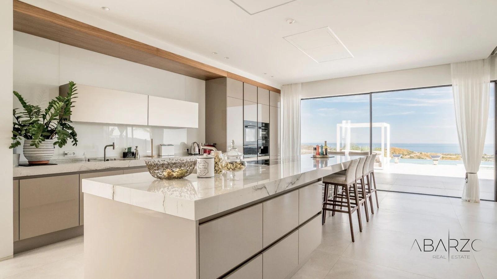Luxurious 7-Bedroom Villa with Panoramic Sea Views in Marbella Club Golf Resort — interior, Marbella Club Golf Resort, Benahavís (3 of 33)
