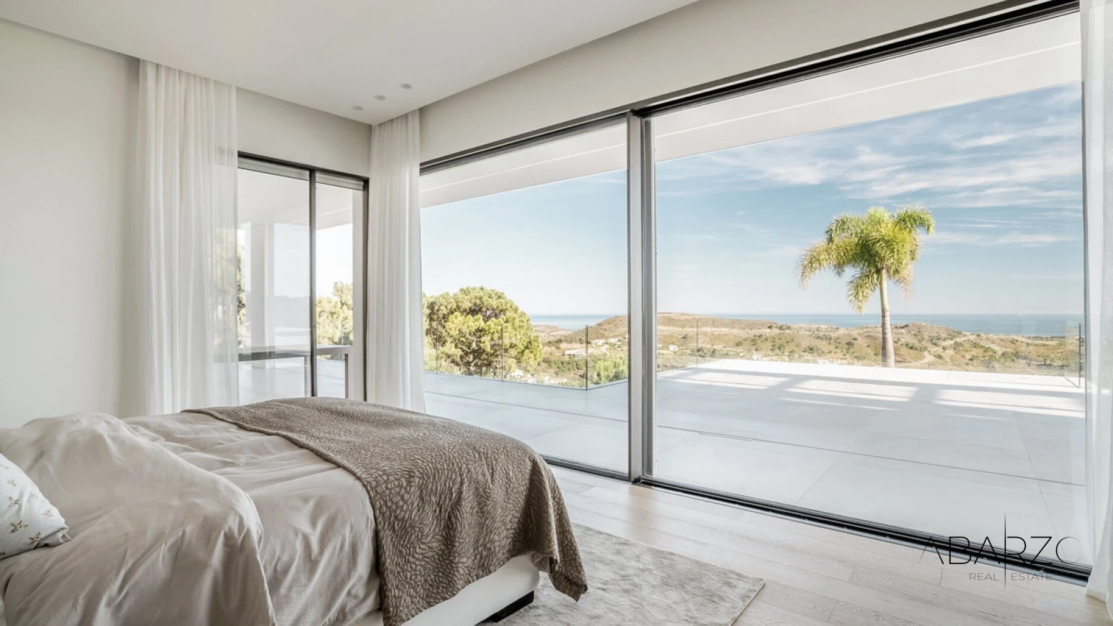 Luxurious 7-Bedroom Villa with Panoramic Sea Views in Marbella Club Golf Resort — interior, Marbella Club Golf Resort, Benahavís (25 of 33)