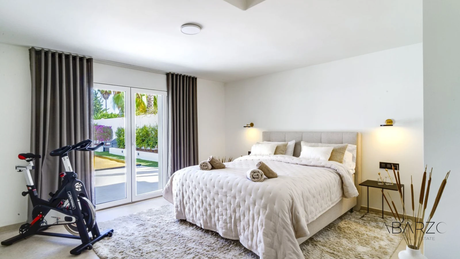 Chalet with Golf Views in Gated Community, Renovated 2024, Pool & Jacuzzi — interior, Nueva Andalucía, Marbella (17 of 27)