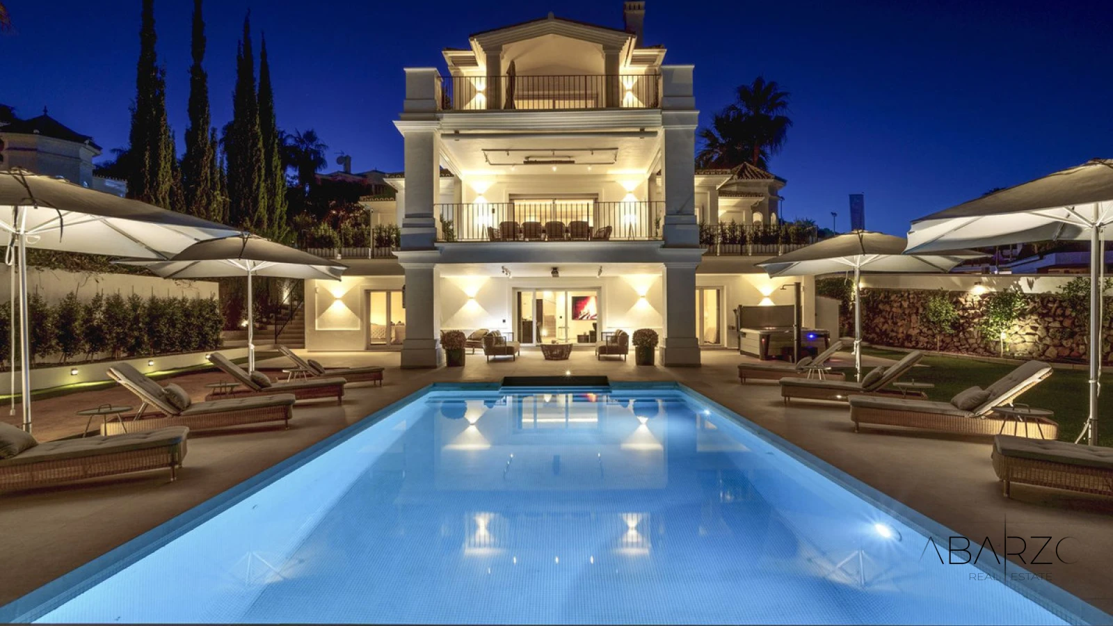 Chalet with Golf Views in Gated Community, Renovated 2024, Pool & Jacuzzi — interior, Nueva Andalucía, Marbella (24 of 27)