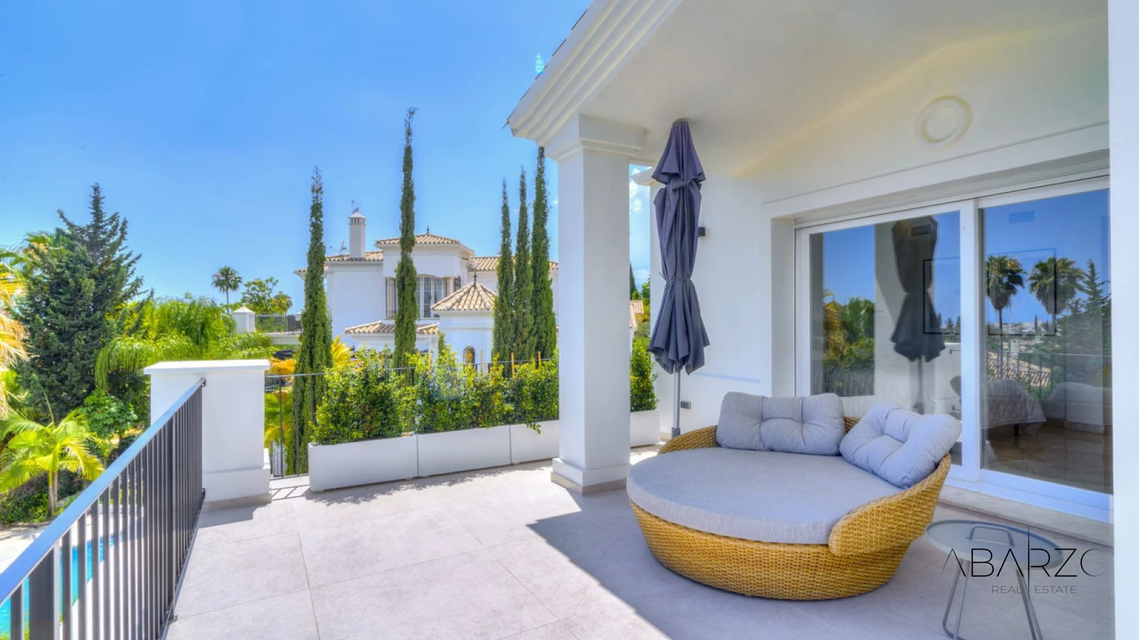 Chalet with Golf Views in Gated Community, Renovated 2024, Pool & Jacuzzi — interior, Nueva Andalucía, Marbella (10 of 27)