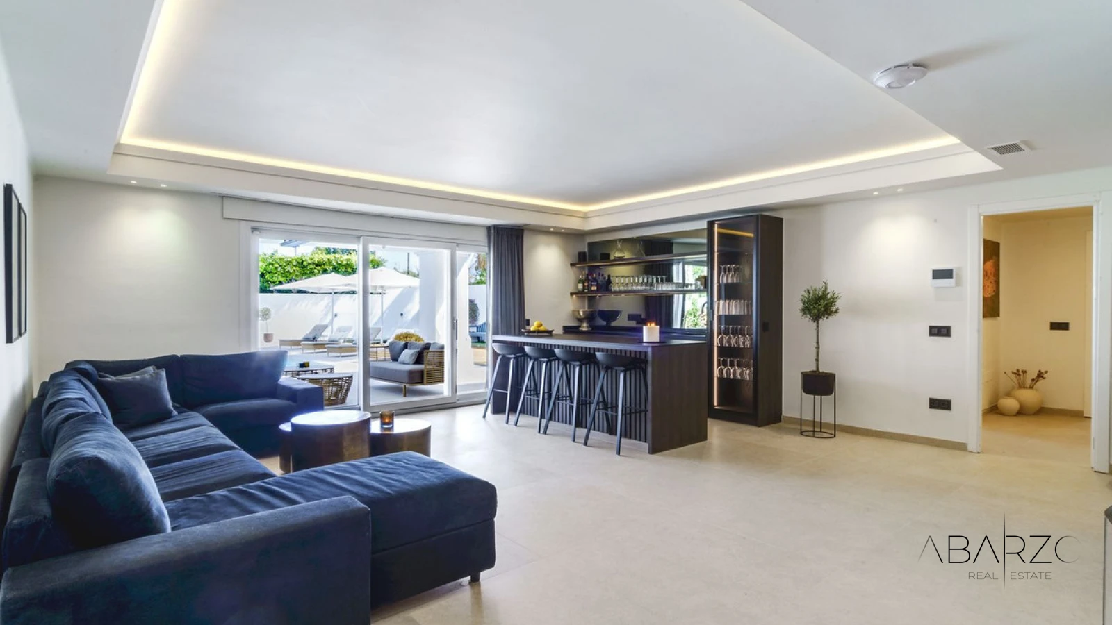 Chalet with Golf Views in Gated Community, Renovated 2024, Pool & Jacuzzi — interior, Nueva Andalucía, Marbella (20 of 27)