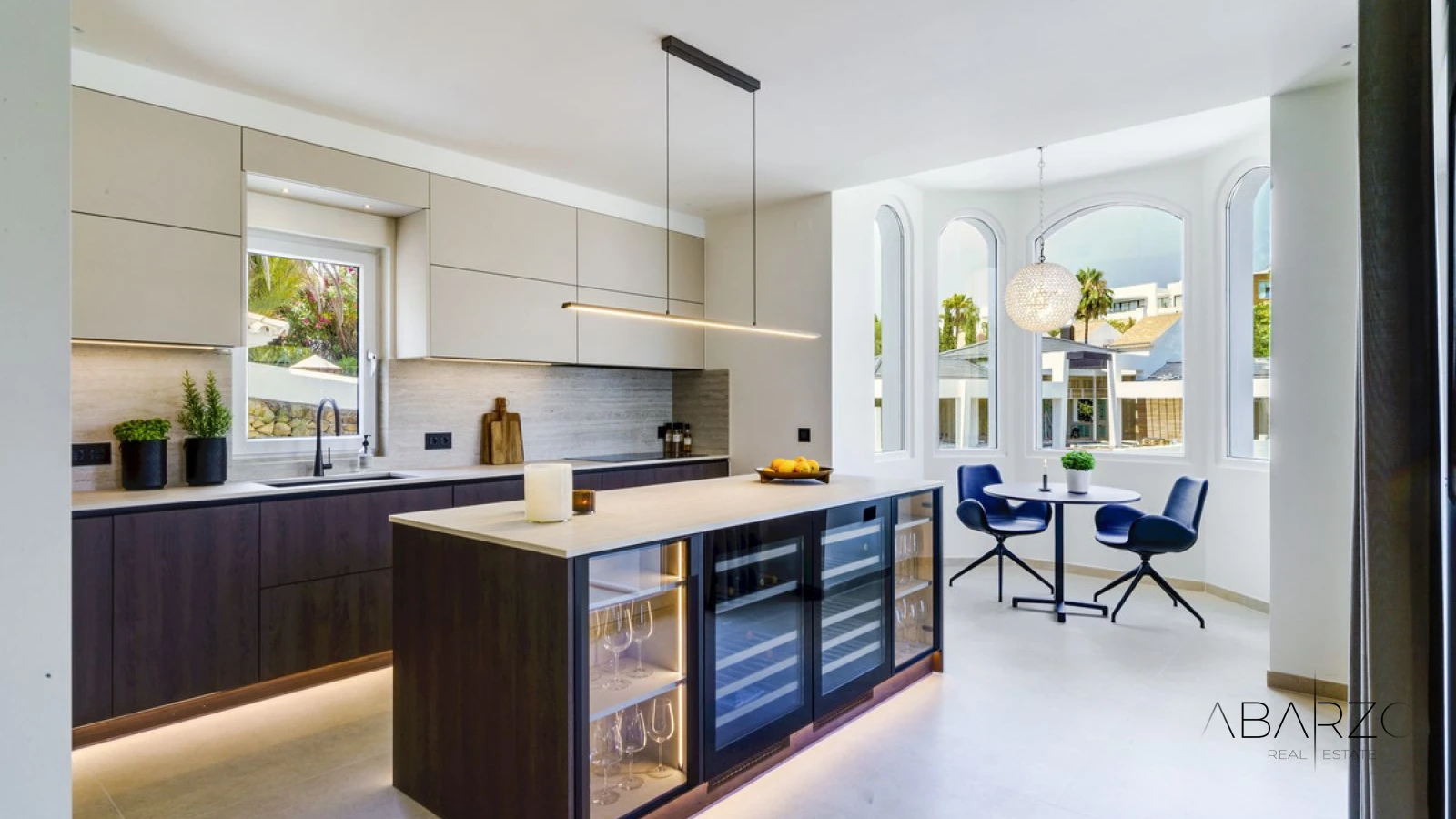 Chalet with Golf Views in Gated Community, Renovated 2024, Pool & Jacuzzi — interior, Nueva Andalucía, Marbella (12 of 27)