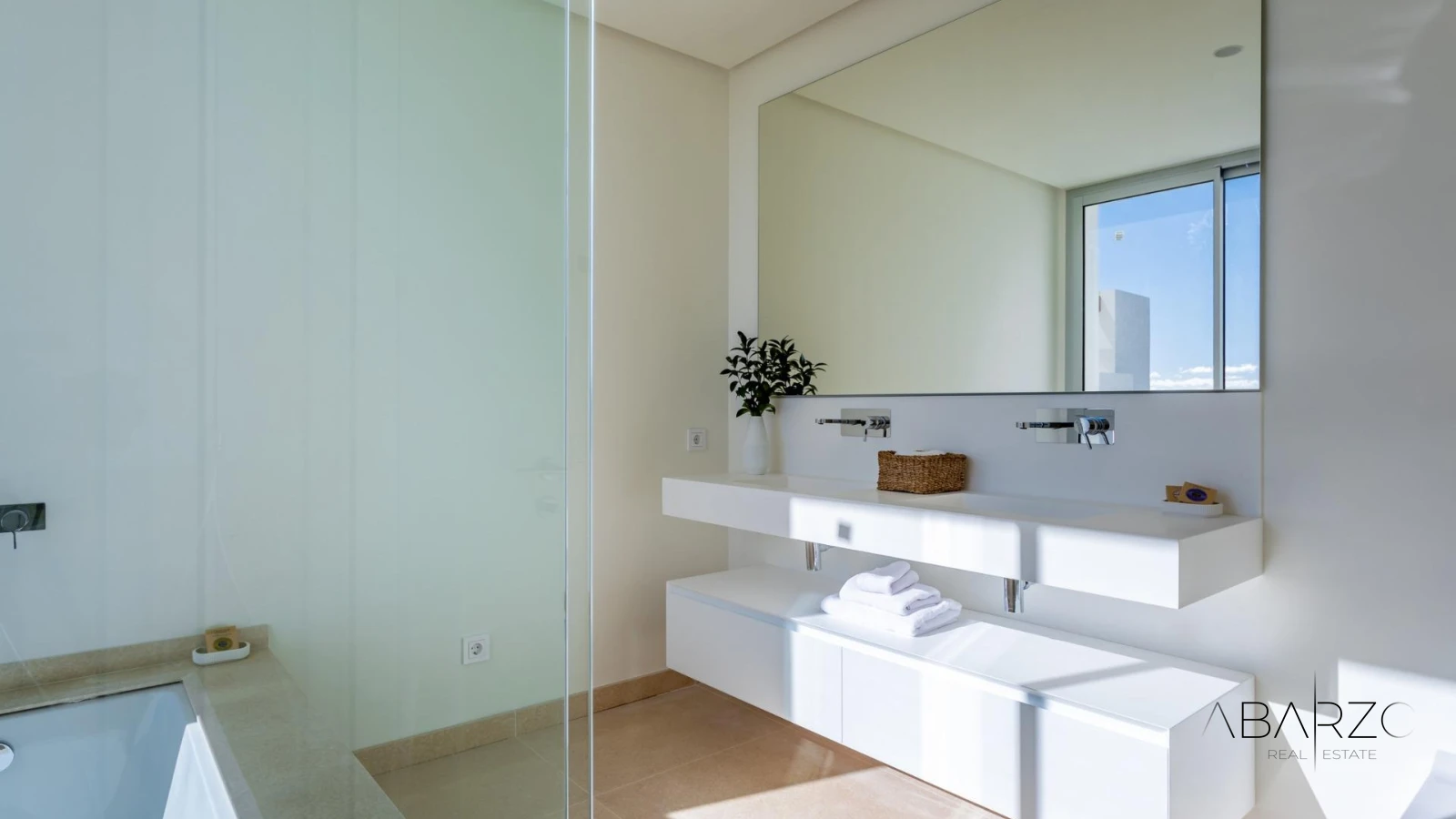 Exclusive penthouses and flats next to Marbella Club Golf with Mediterranean views — interior, Los Flamingos, Benahavís (21 of 45)
