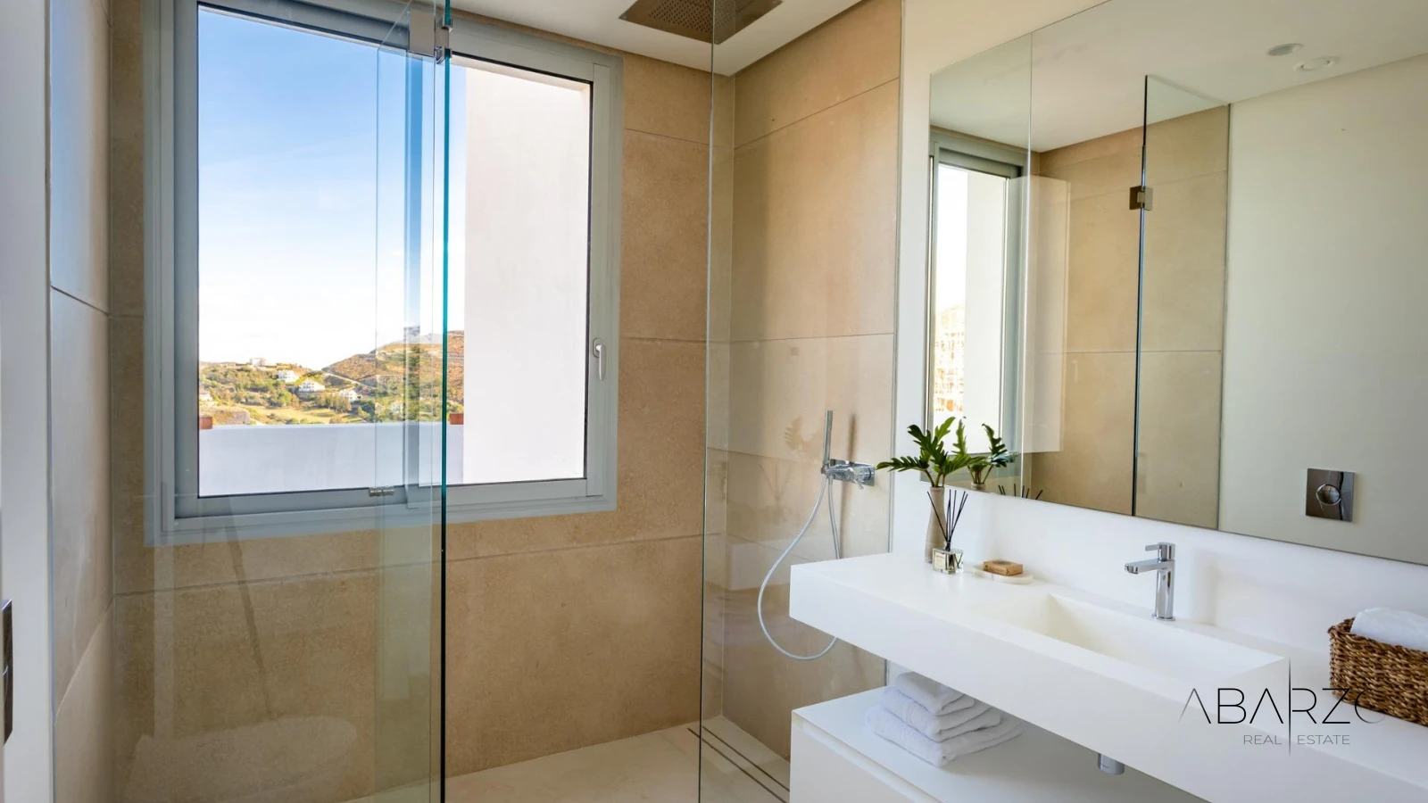 Exclusive penthouses and flats next to Marbella Club Golf with Mediterranean views — interior, Los Flamingos, Benahavís (23 of 45)